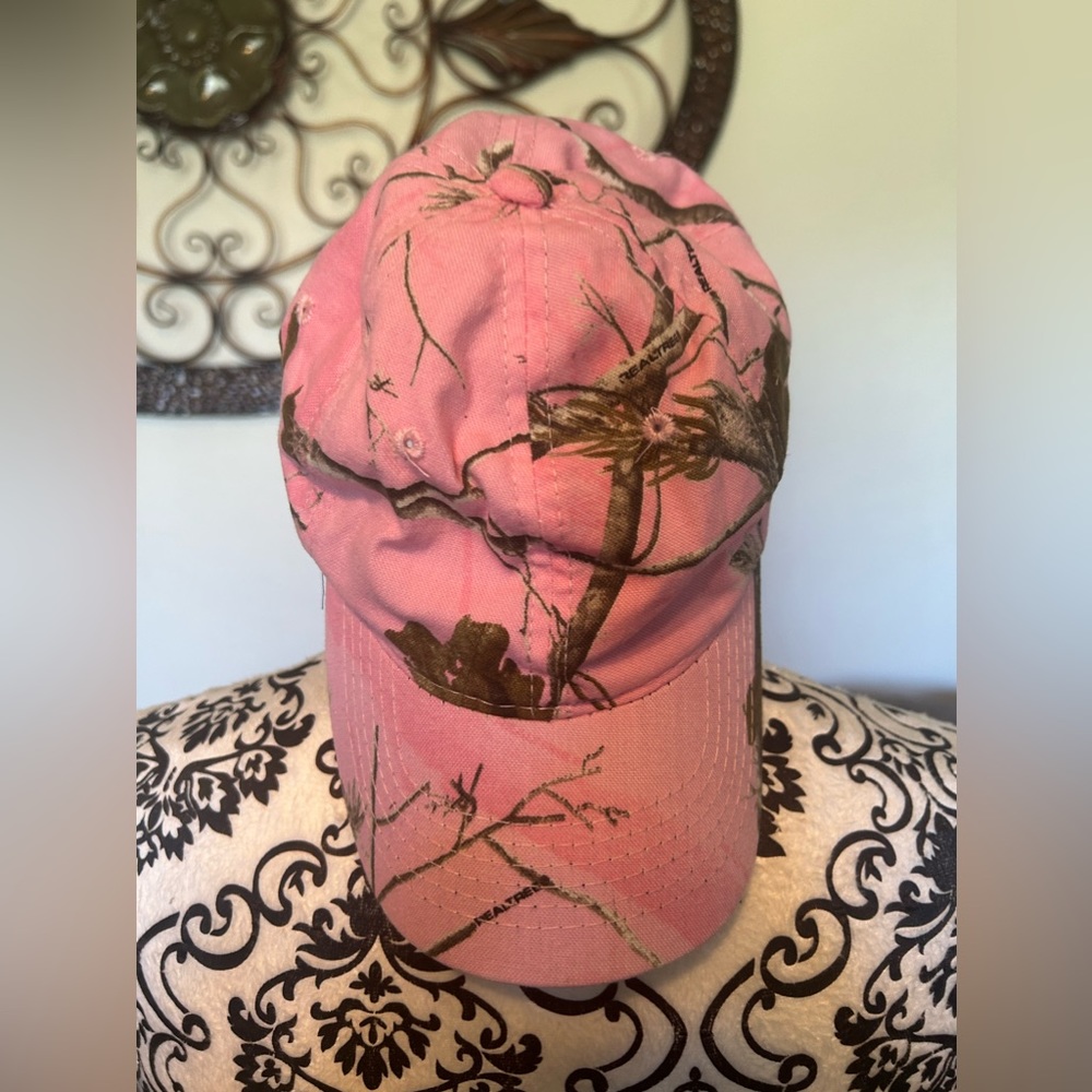Pink camo signature hat